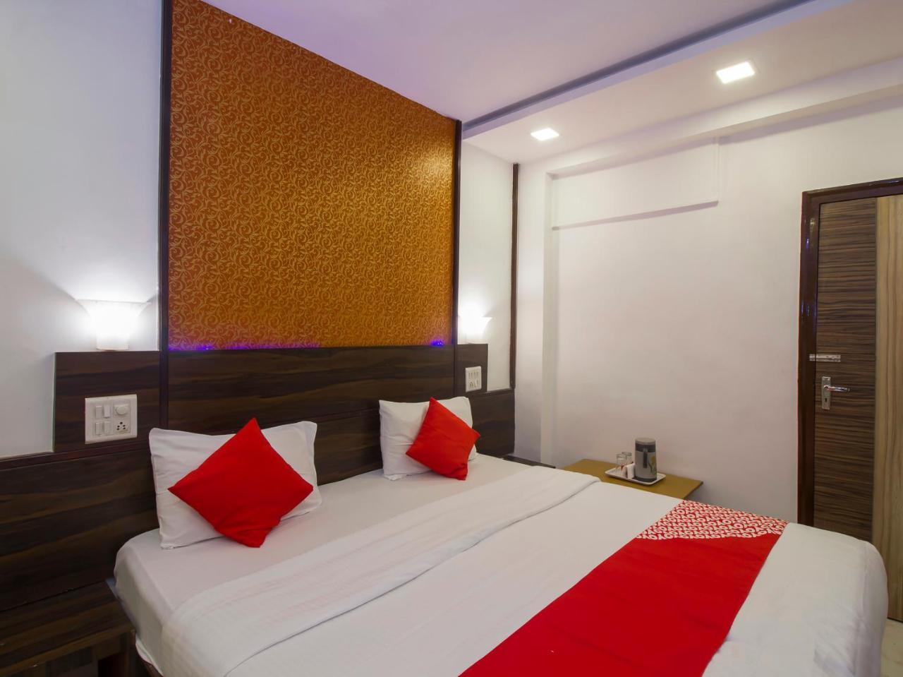 Oyo Flagship 19825 Hotel Panchratna Panvel Eksteriør billede