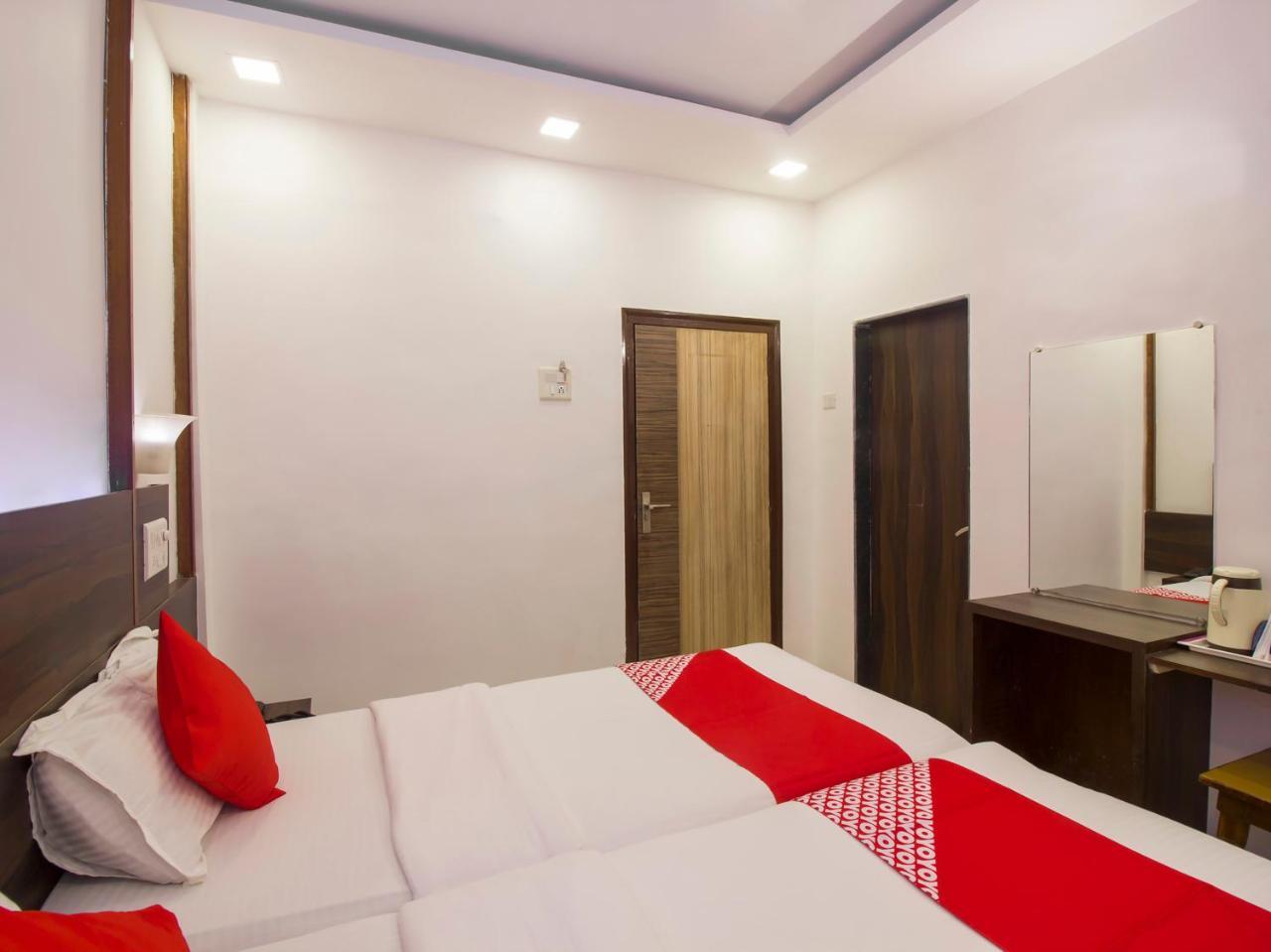 Oyo Flagship 19825 Hotel Panchratna Panvel Eksteriør billede