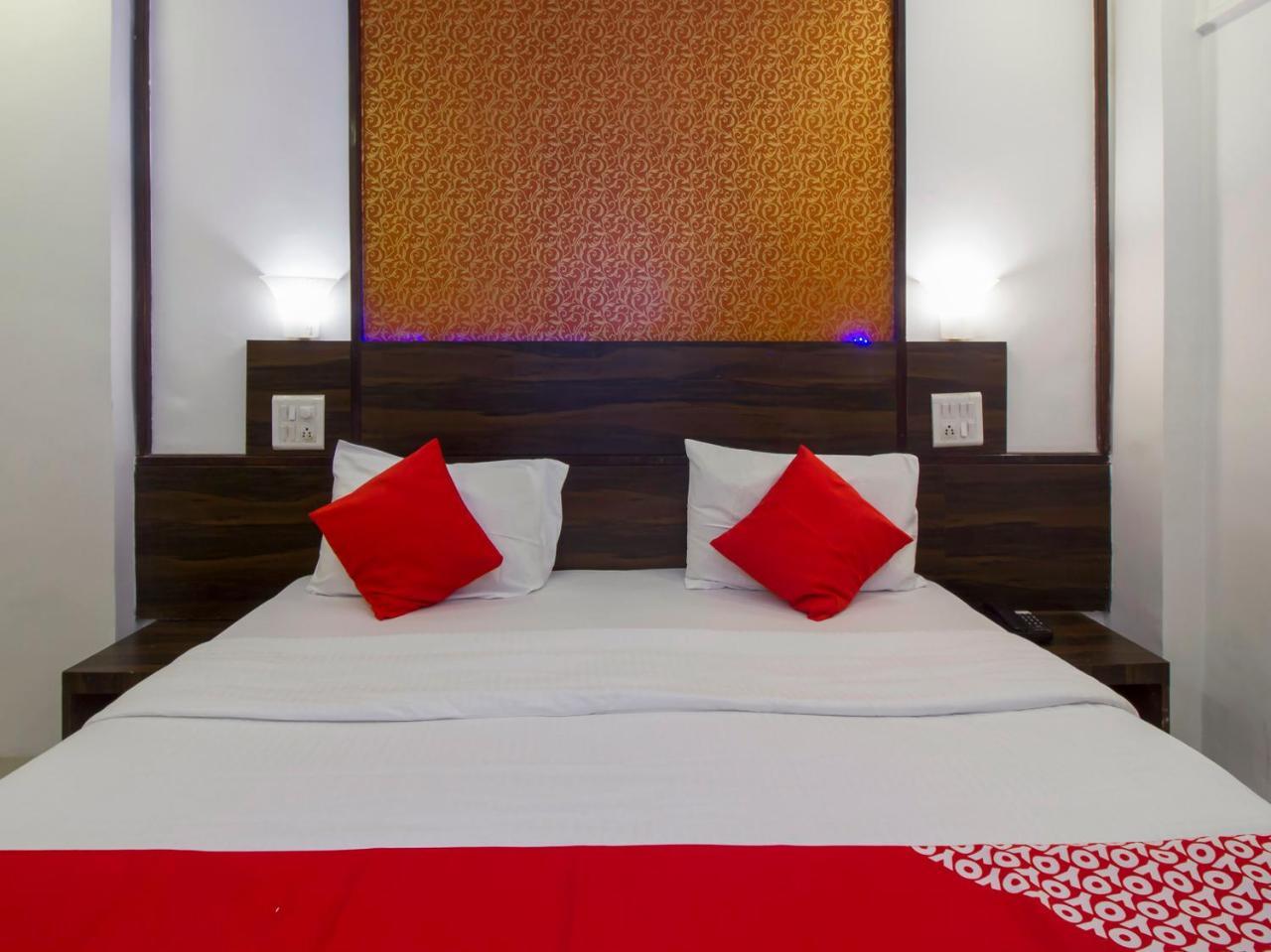 Oyo Flagship 19825 Hotel Panchratna Panvel Eksteriør billede