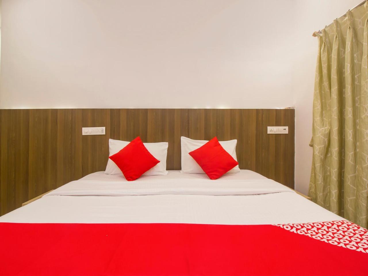Oyo Flagship 19825 Hotel Panchratna Panvel Eksteriør billede