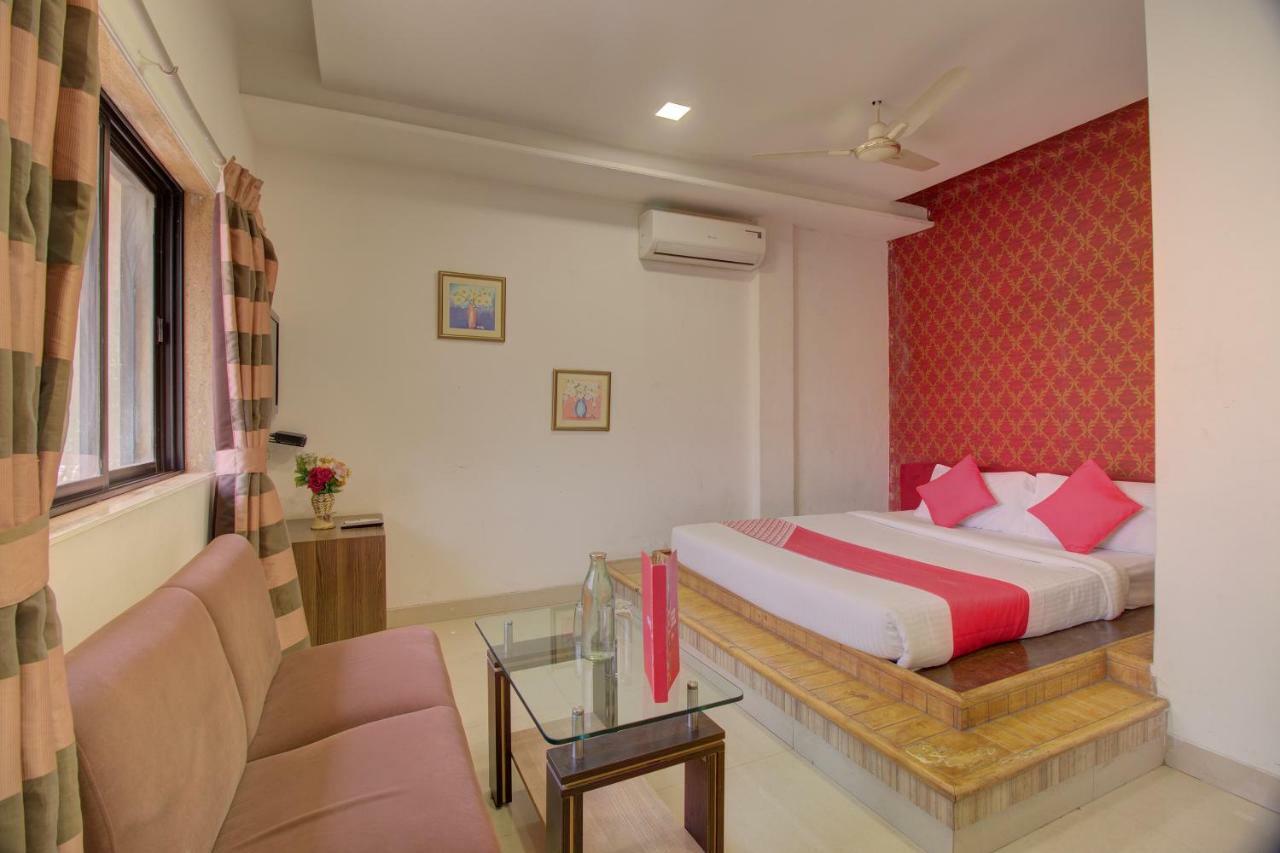 Oyo Flagship 19825 Hotel Panchratna Panvel Eksteriør billede