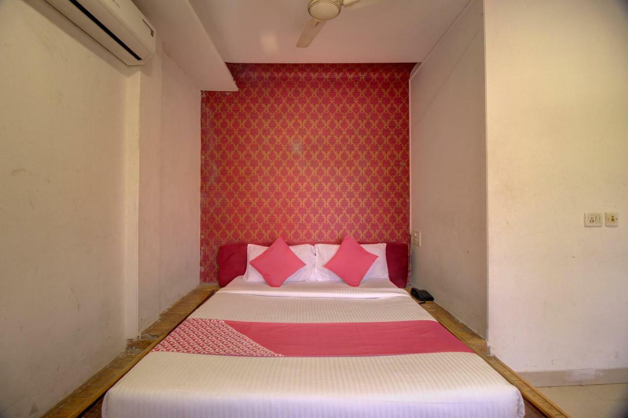 Oyo Flagship 19825 Hotel Panchratna Panvel Eksteriør billede