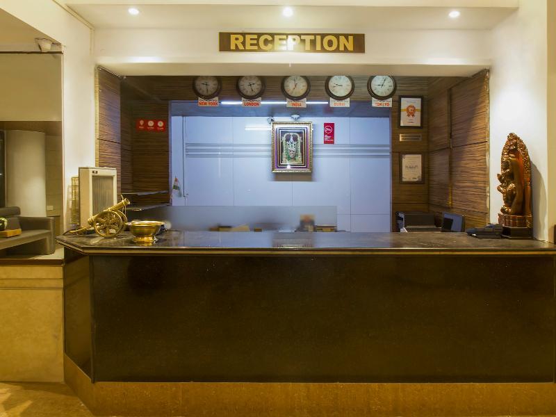 Oyo Flagship 19825 Hotel Panchratna Panvel Eksteriør billede