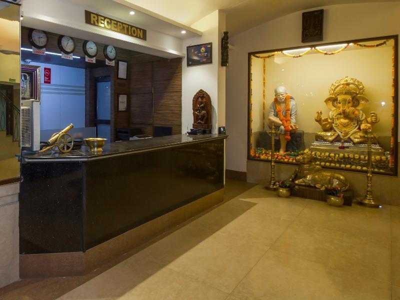Oyo Flagship 19825 Hotel Panchratna Panvel Eksteriør billede