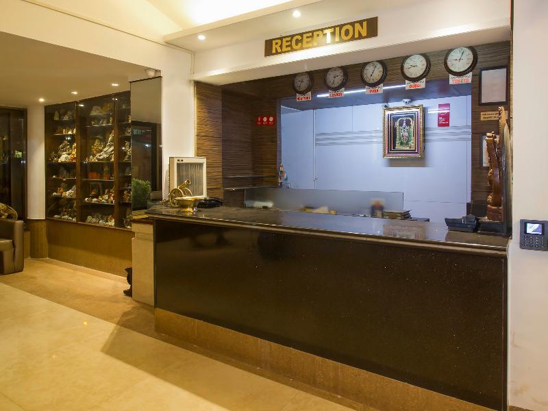 Oyo Flagship 19825 Hotel Panchratna Panvel Eksteriør billede